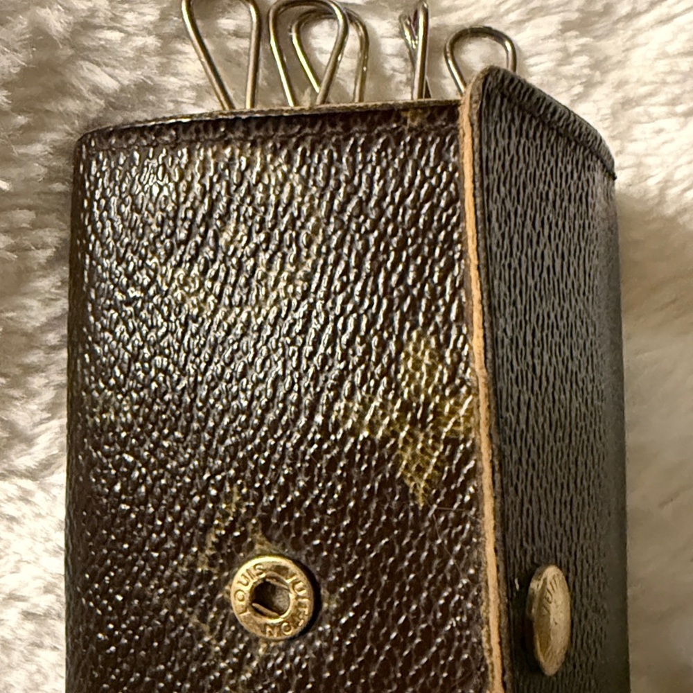 Louis Vuitton Brown Monogram Key Wallet - Picture 11 of 11